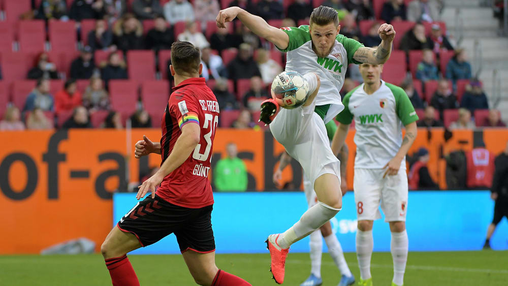 Augsburgs Abwehrchef Jeffrey Gouweleeuw fordert