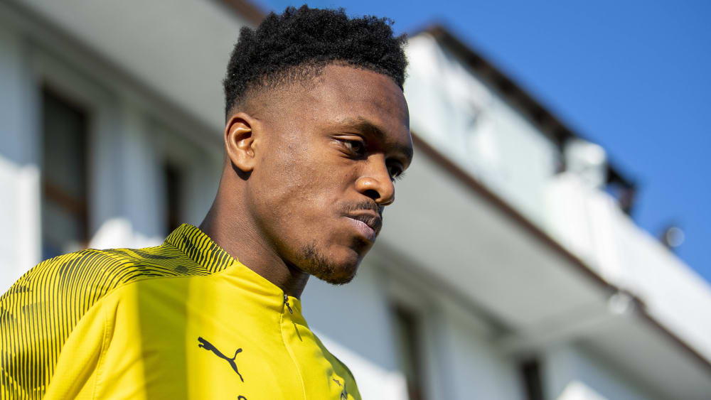 Dan-Axel Zagadou hat sich beim BVB in der Dreierkette festgespielt.