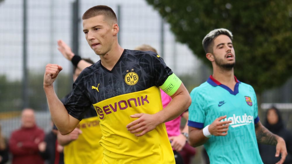 Tobias Raschl schoss erneut den Dortmunder Siegtreffer gegen Barcelona.