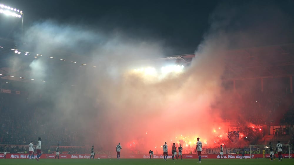 Im Hamburger Derby kam es zu unschönen Szenen.
