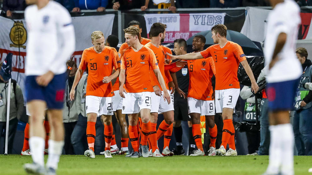 Oranje jubelt über das 3:1 nach Verlängerung gegen England.