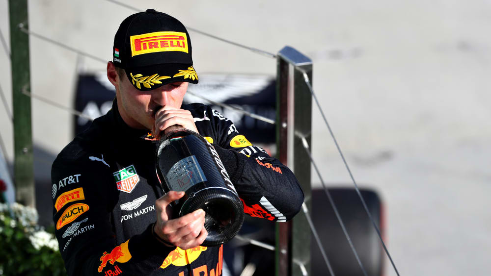 Champagner ja, überschäumende Freude nein: Red-Bull-Pilot Max Verstappen.