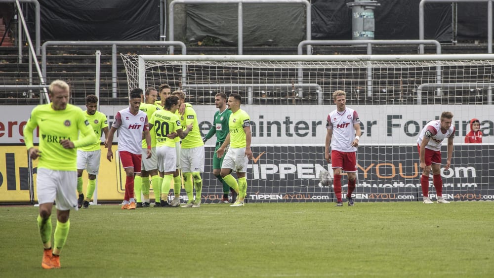 Wehen Wiesbaden beim 7:0 im Kölner Südstadion