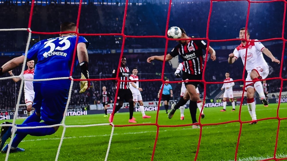 In Düsseldorf mal wieder zur Stelle: Frankfurts Defensivspieler Timothy Chandler.