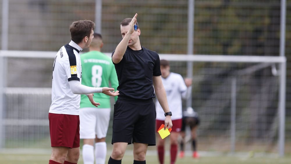 Bekommen Hessens Fußballplätze bald weniger Gelb-Rote Karten zu sehen?