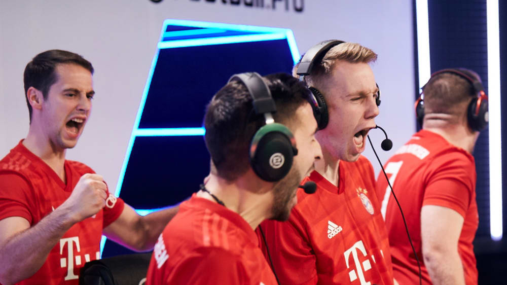 Freudenschreie beim FC Bayern. Die Münchener haben das deutsche Duell gegen Schalke gewonnen.