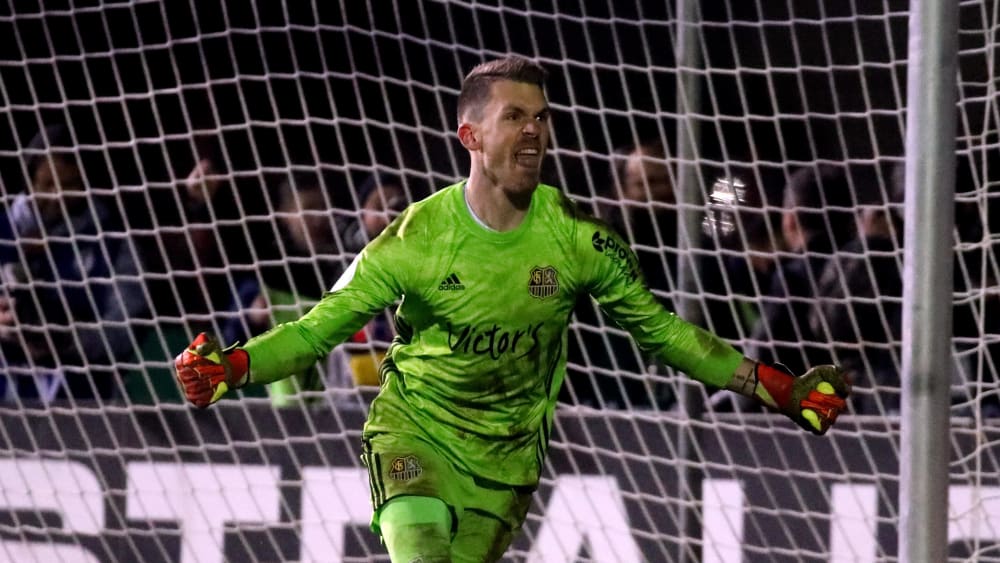 Saarbrückens Keeper Daniel Batz parierte insgesamt fünf Elfmeter.