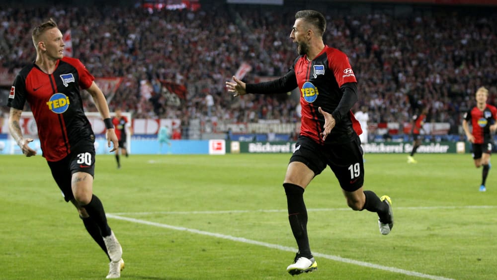 Er kam, sah und traf doppelt: Joker Vedad Ibisevic (r.).