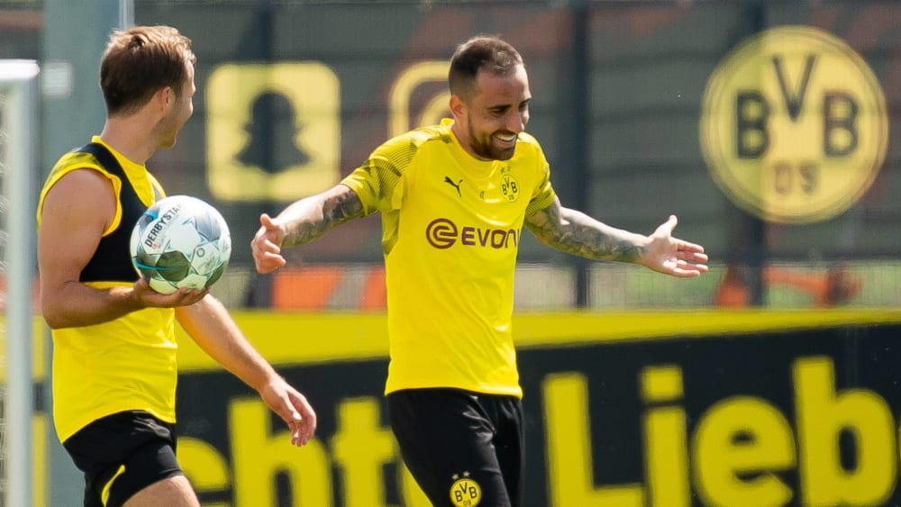 Kameraden und Konkurrenten: Mario Götze und Paco Alcacer (r.).