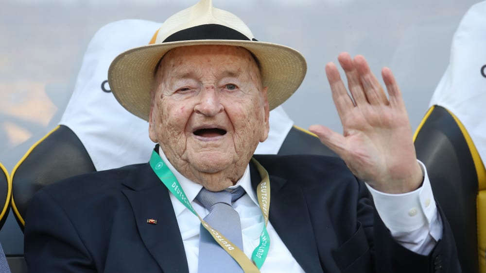 DFB-Ehrenpräsident Egidius Braun bei seinem letzten großen Auftritt im Jahr 2019.