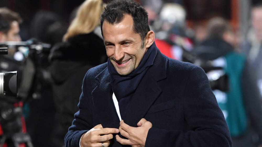 Kurioser Auftritt in der Bochumer Mixed Zone: Hasan Salihamidzic.