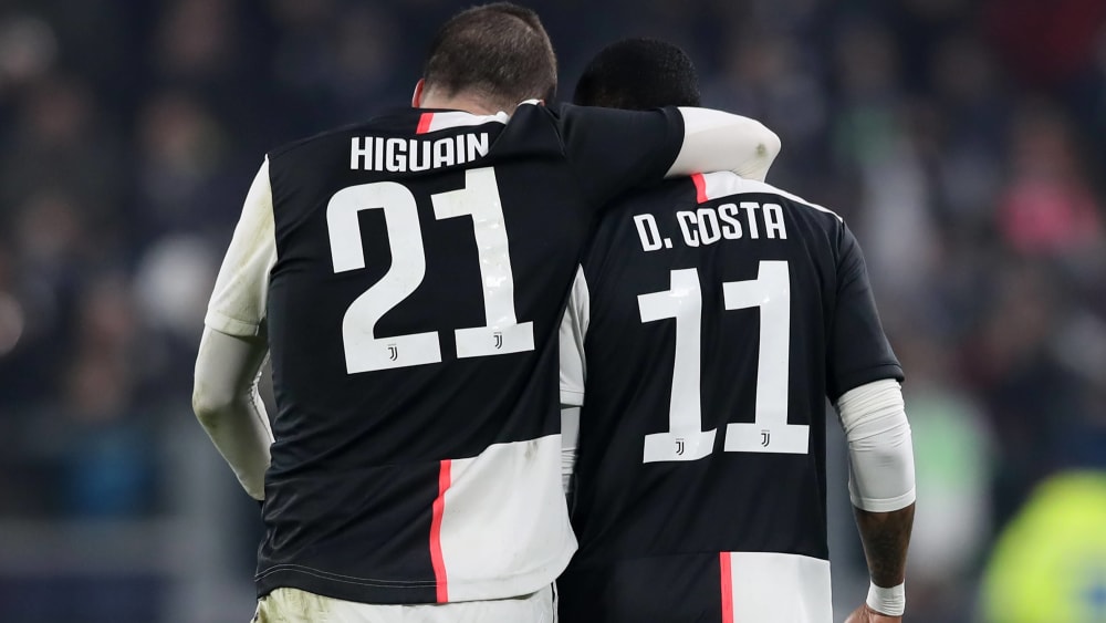 Gonzalo Higuain (links) und Douglas Costa sind Spieler von Juventus.