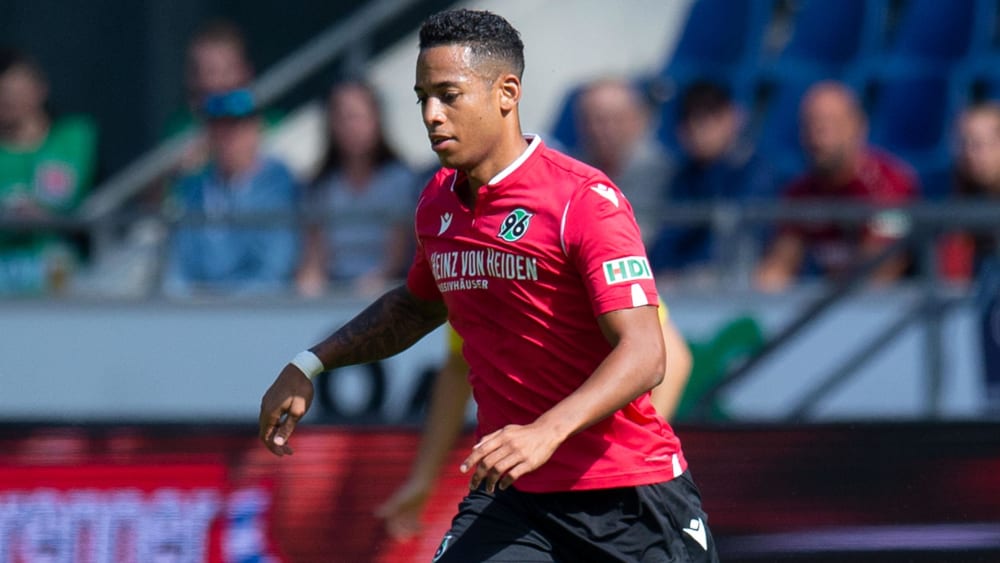 Zweimal in Folge in der Startelf: Dennis Aogo.