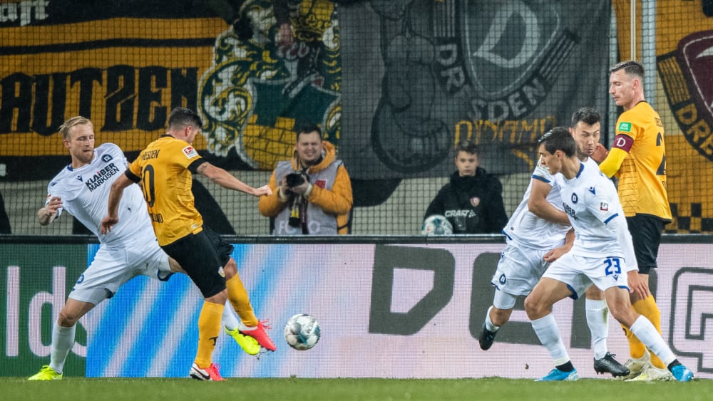 Schuss ins Glück: Marco Terrazzino (2.v.l.) trifft zum 1:0.