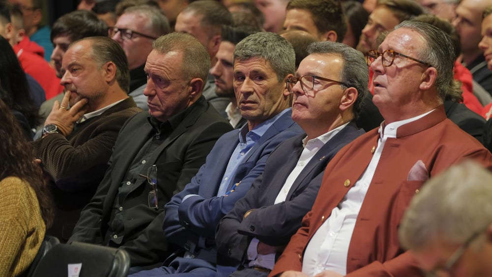 Steht vor großen Aufgaben: Markus Merk (Mi.).