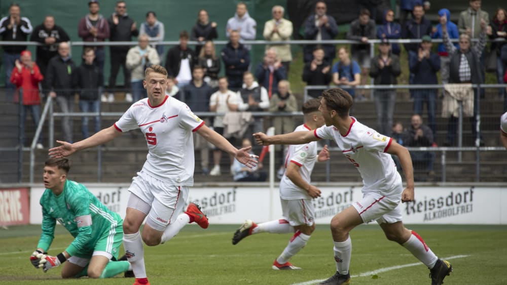 Joshua Schwirten bejubelt das 2:0.