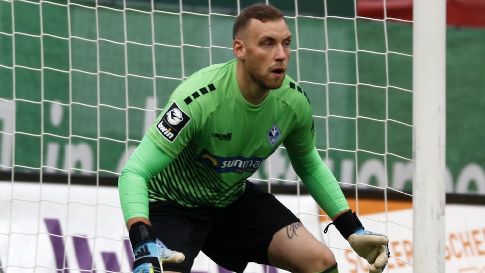 Hielt gemeinsam mit Torhüterkollegen Markus Scholz häufig den Laden dicht: Mannheims Keeper Timo Königsmann.