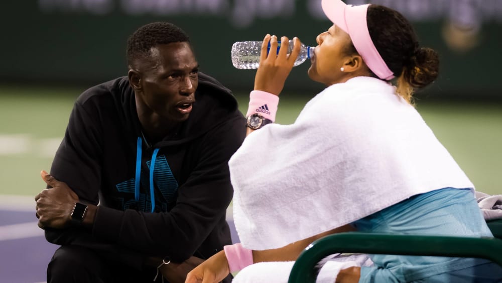 Naomi Osaka trennt sich von Trainer Jermaine Jenkins.